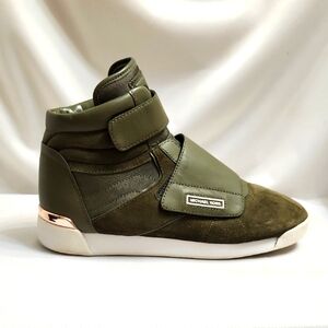 Michael Michael Kors Addie High-top Leather Olive Gold Sneakers (W Size 7.5)